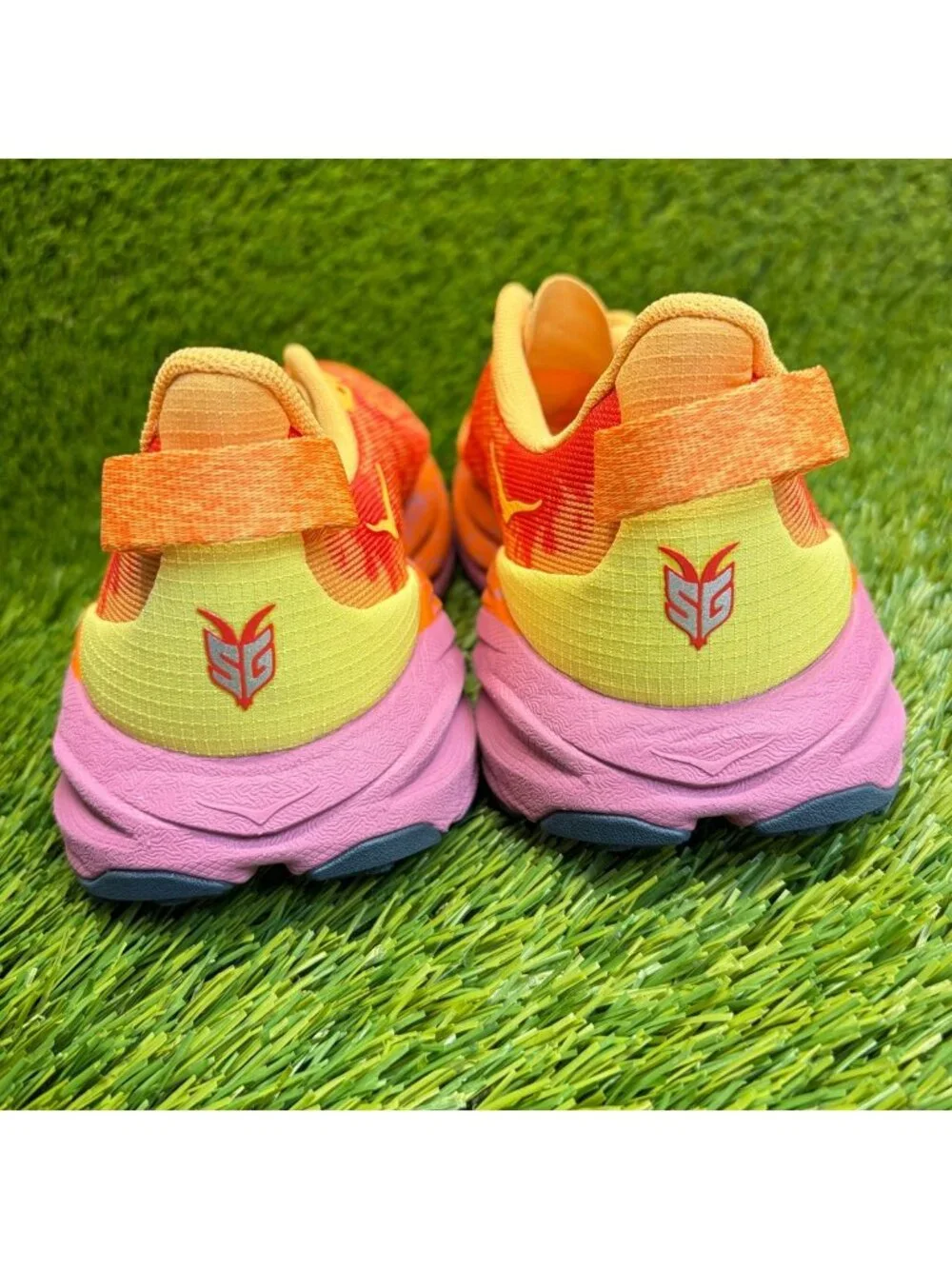 Hoka One One Speedgoat 6 Womens Size 7.5D Orange Athletic Running Shoes Sneakers